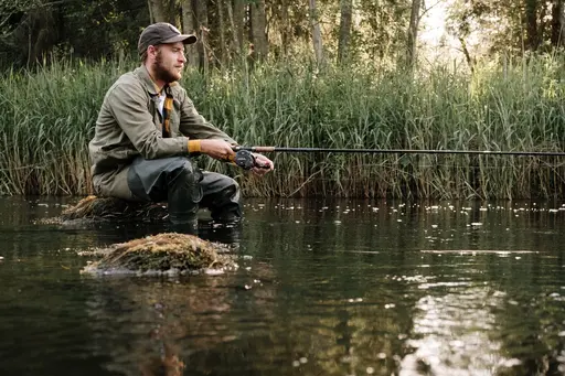 homem pescando